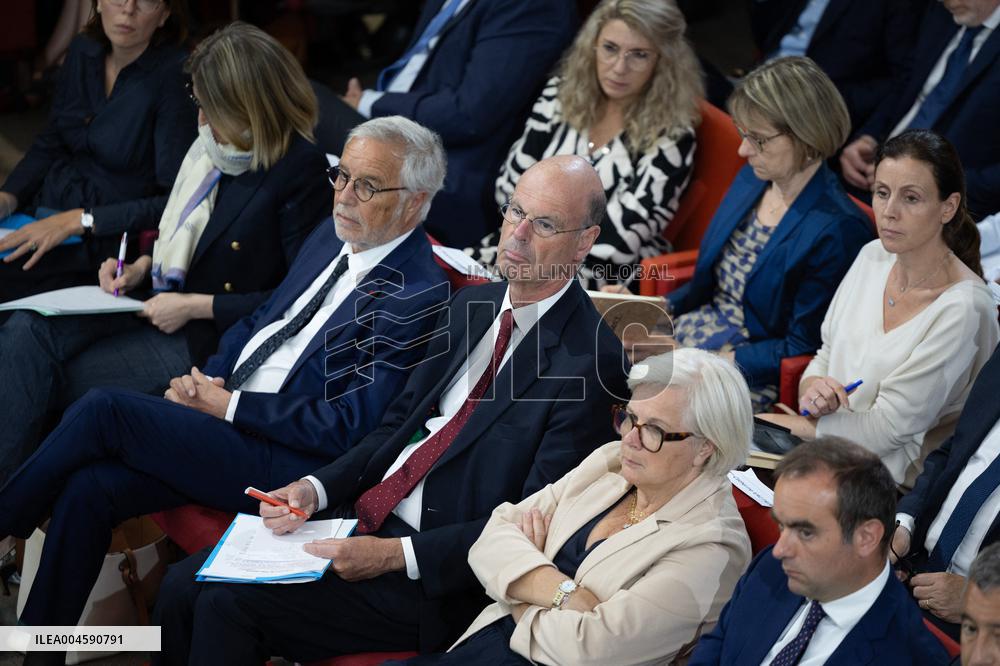 Francois Bayrou unveil the main guidelines of France 2026 budget - Paris