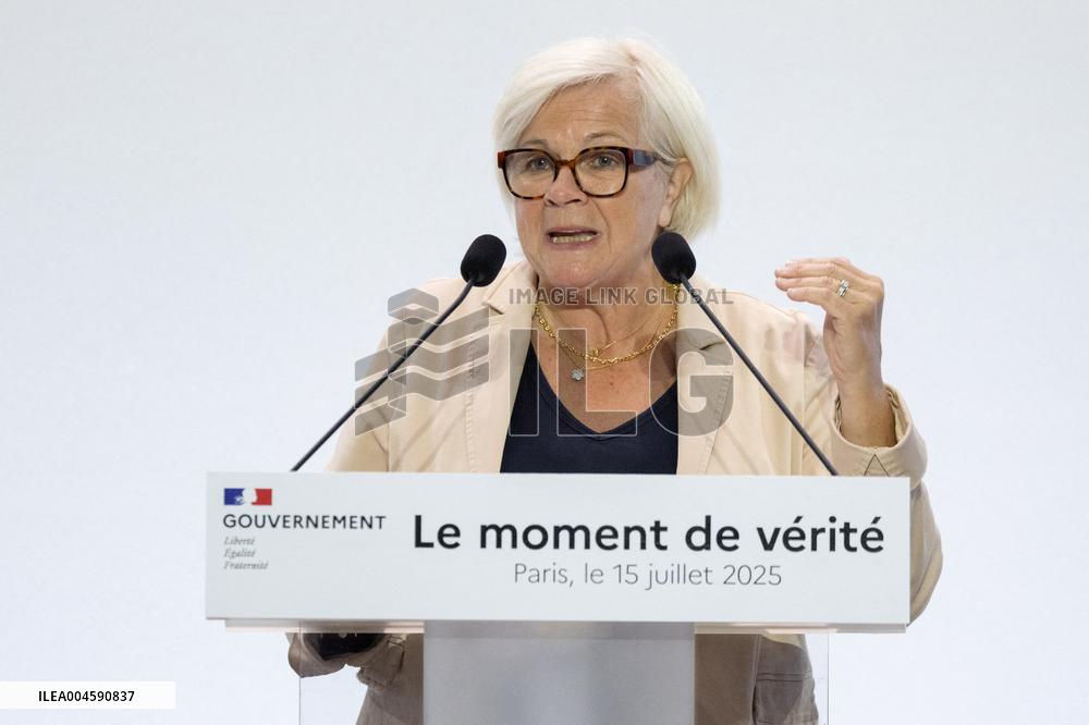 Francois Bayrou unveil the main guidelines of France 2026 budget - Paris