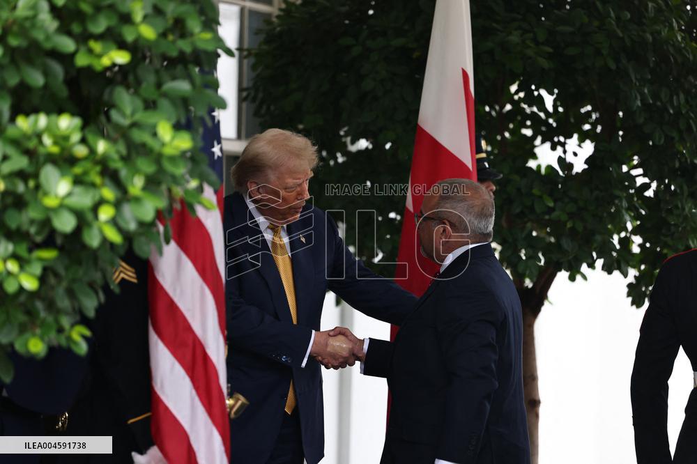Trump Welcomes Crown Prince Salman of Bahrain