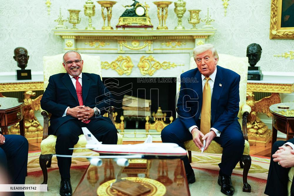 Trump Meets Crown Prince Salman of Bahrain