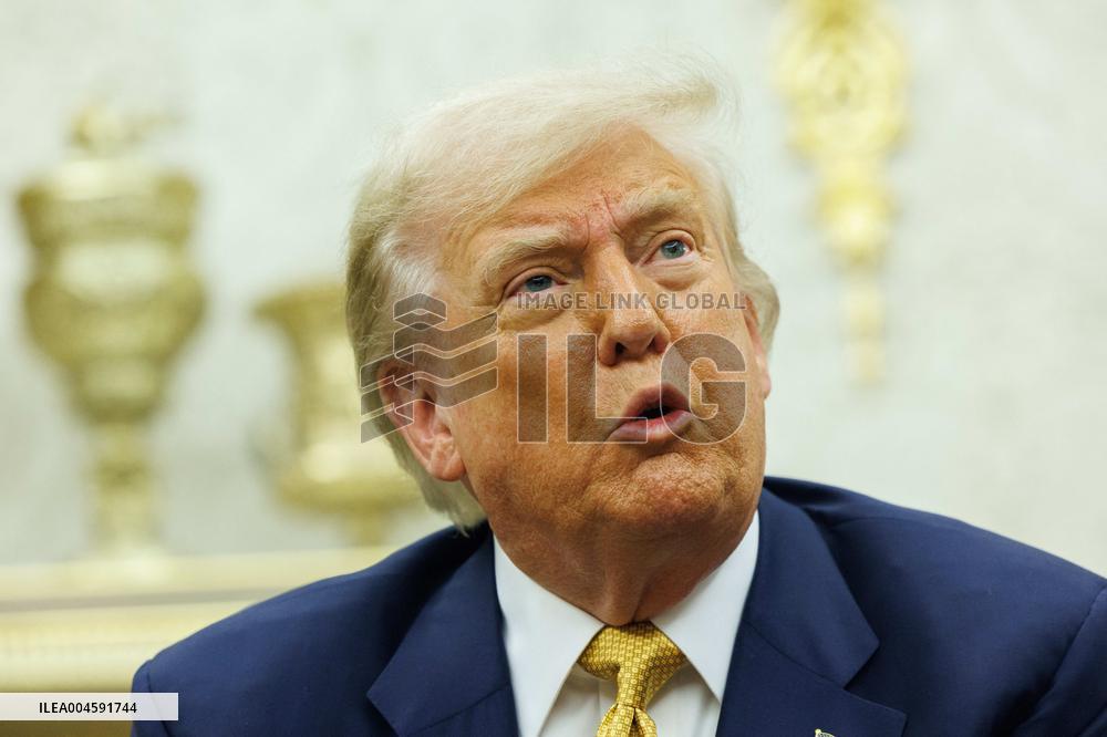 Trump Meets Crown Prince Salman of Bahrain