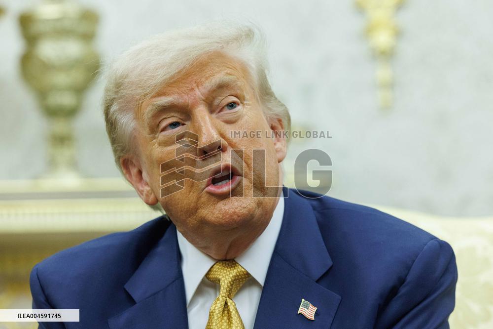 Trump Meets Crown Prince Salman of Bahrain