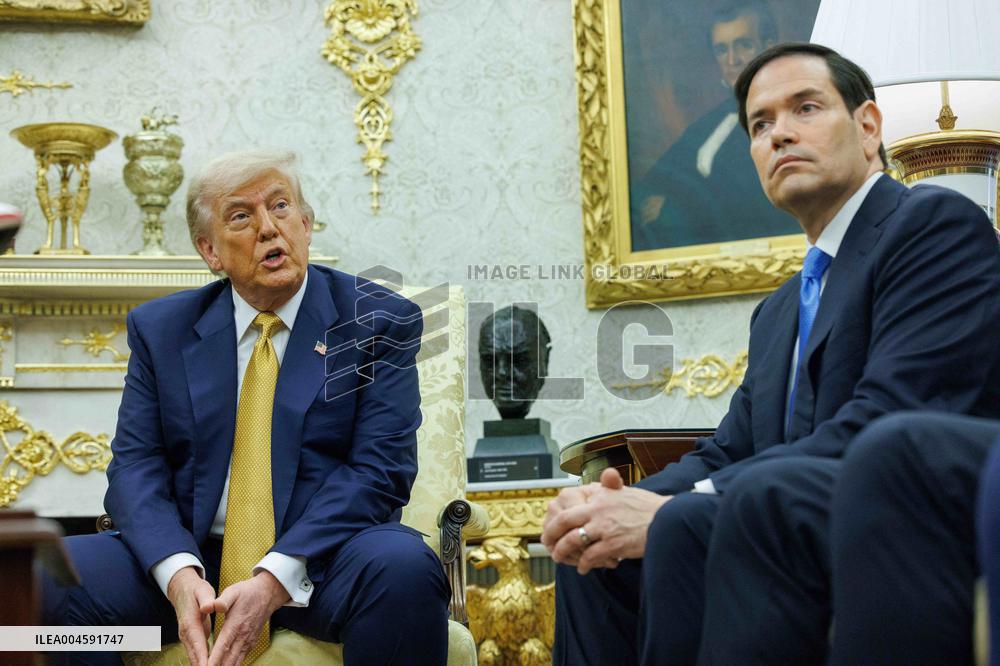 Trump Meets Crown Prince Salman of Bahrain