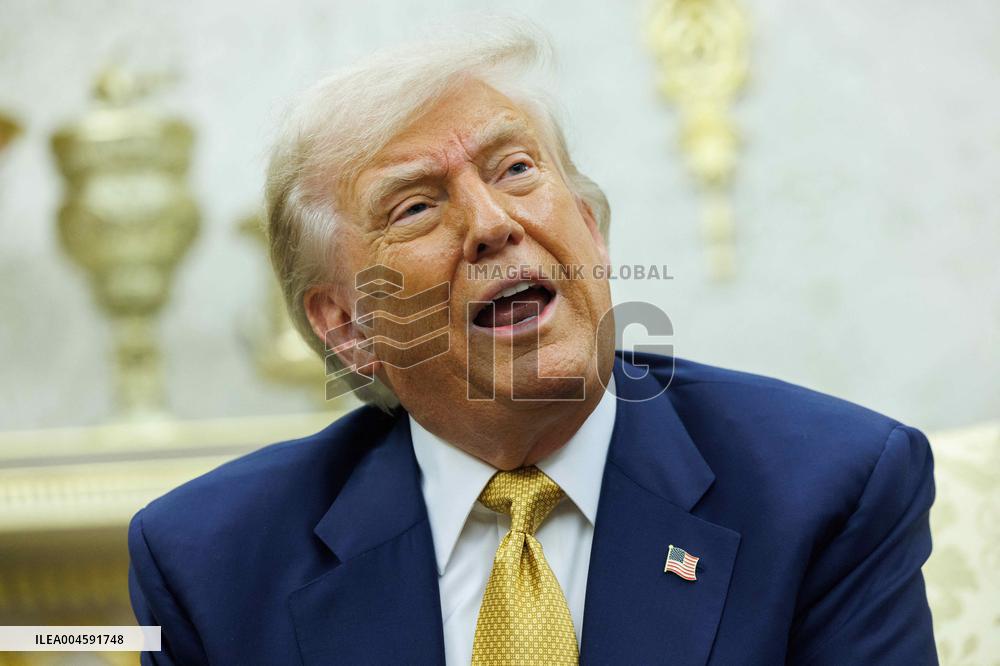 Trump Meets Crown Prince Salman of Bahrain