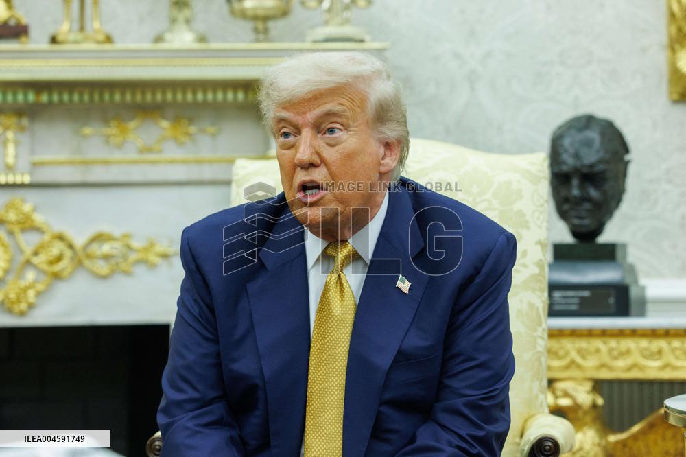 Trump Meets Crown Prince Salman of Bahrain