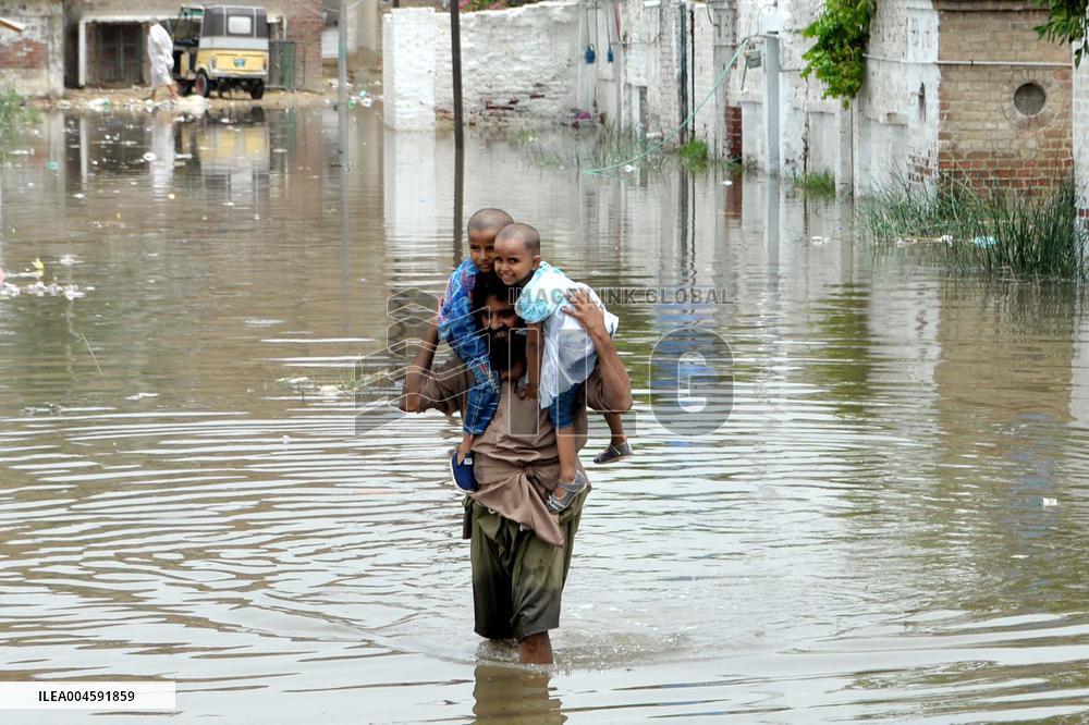 Monsoon Rains Cause Flooding in Hyderabad - Pakistan