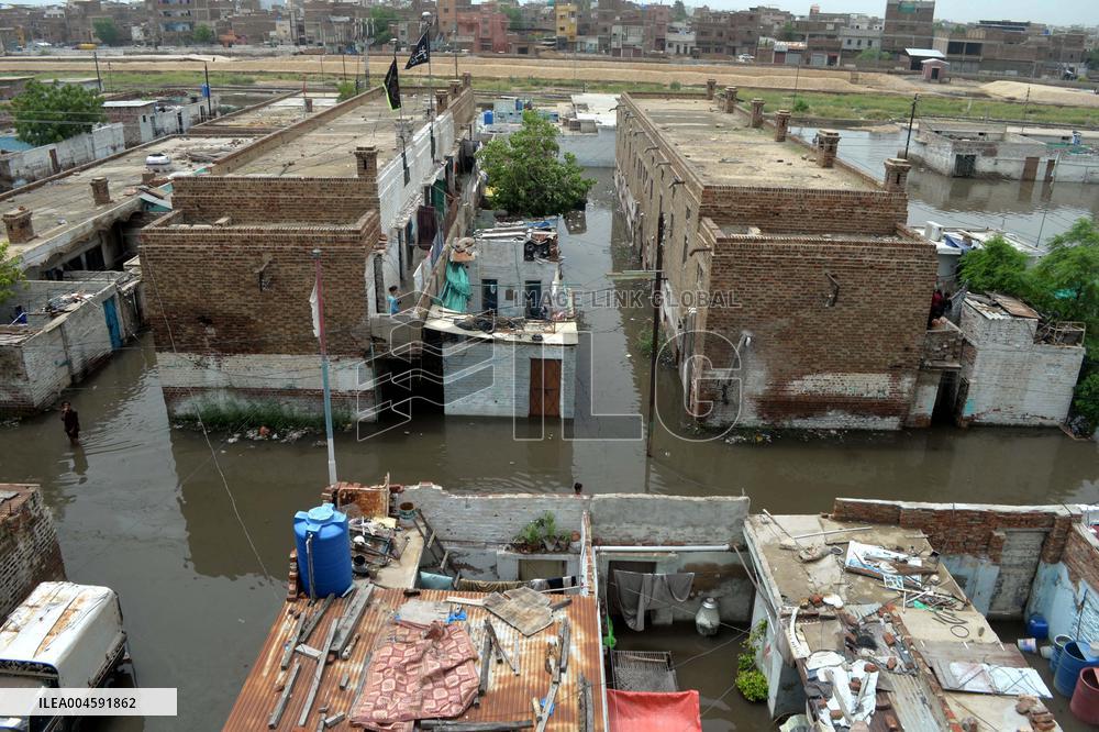 Monsoon Rains Cause Flooding in Hyderabad - Pakistan