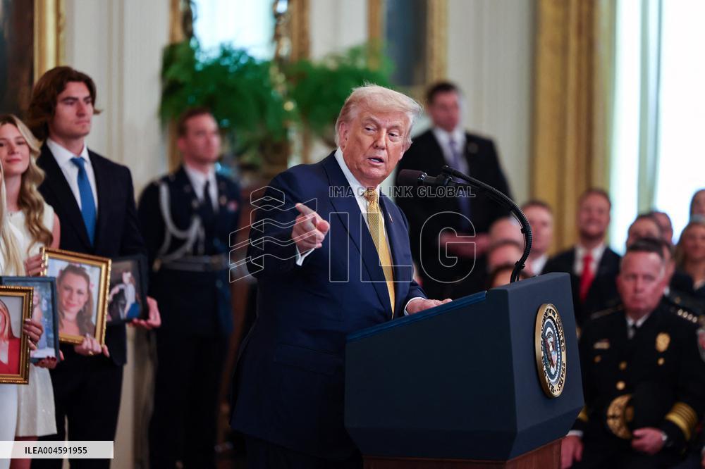 Trump Signs Bill Strengthening Prison Sentences for Fentanyl Traffickers