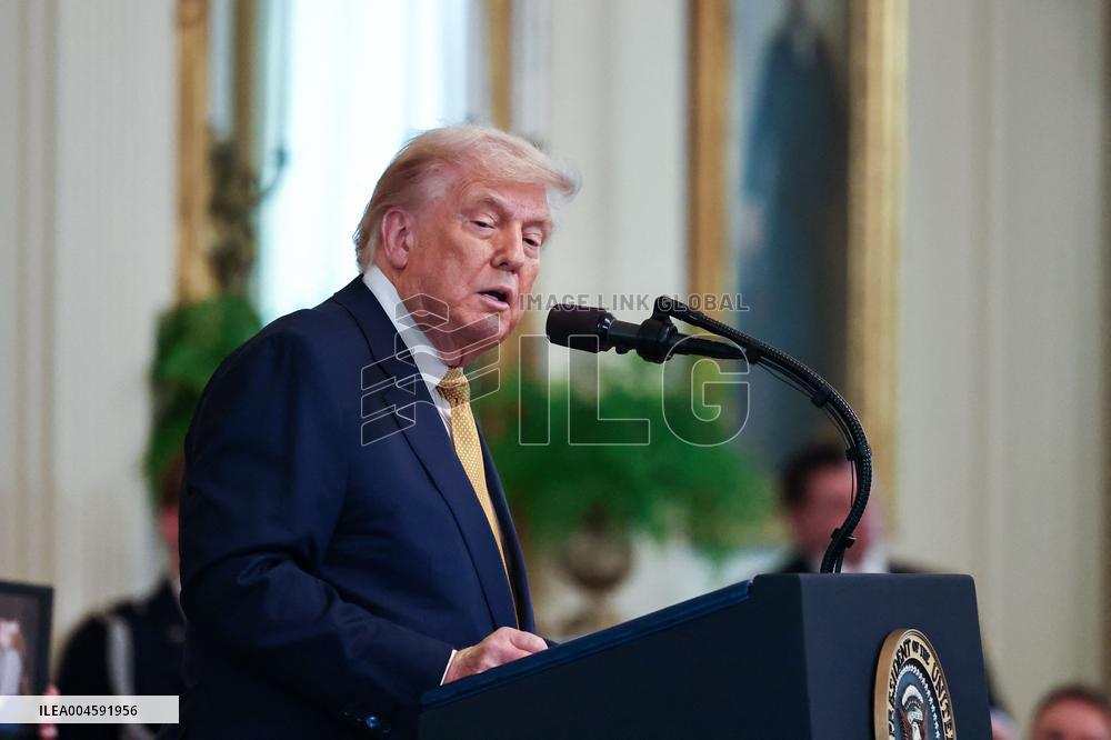 Trump Signs Bill Strengthening Prison Sentences for Fentanyl Traffickers