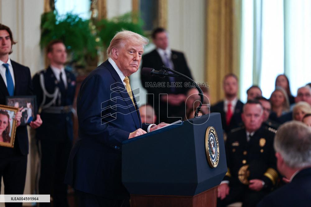 Trump Signs Bill Strengthening Prison Sentences for Fentanyl Traffickers