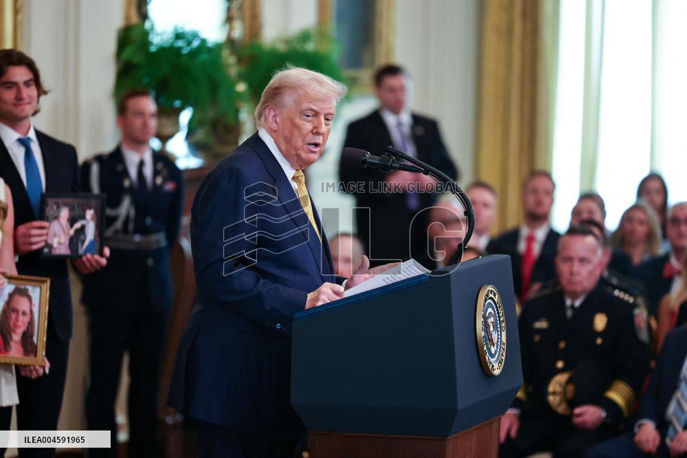 Trump Signs Bill Strengthening Prison Sentences for Fentanyl Traffickers