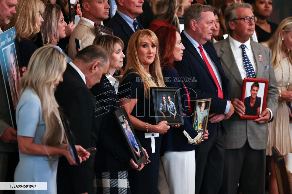 Trump Signs Bill Strengthening Prison Sentences for Fentanyl Traffickers