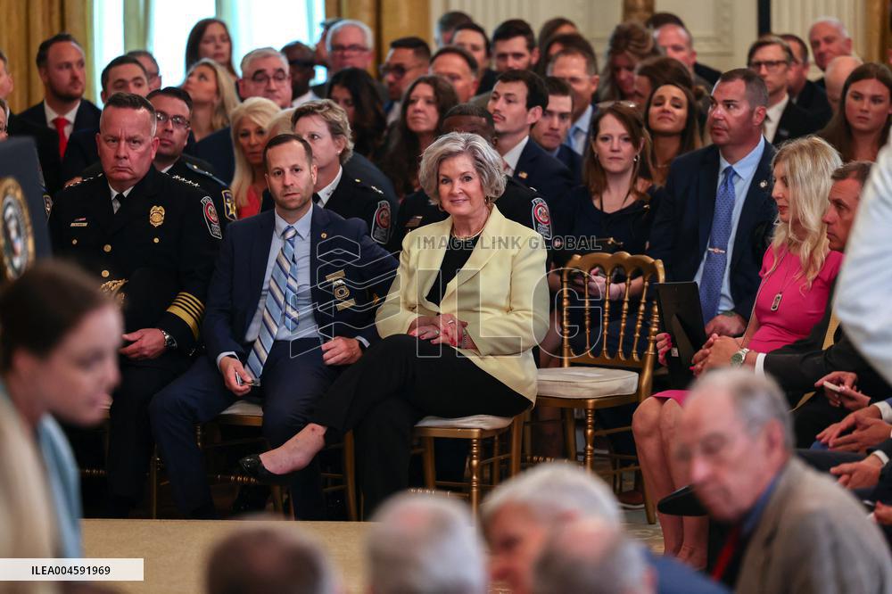 Trump Signs Bill Strengthening Prison Sentences for Fentanyl Traffickers