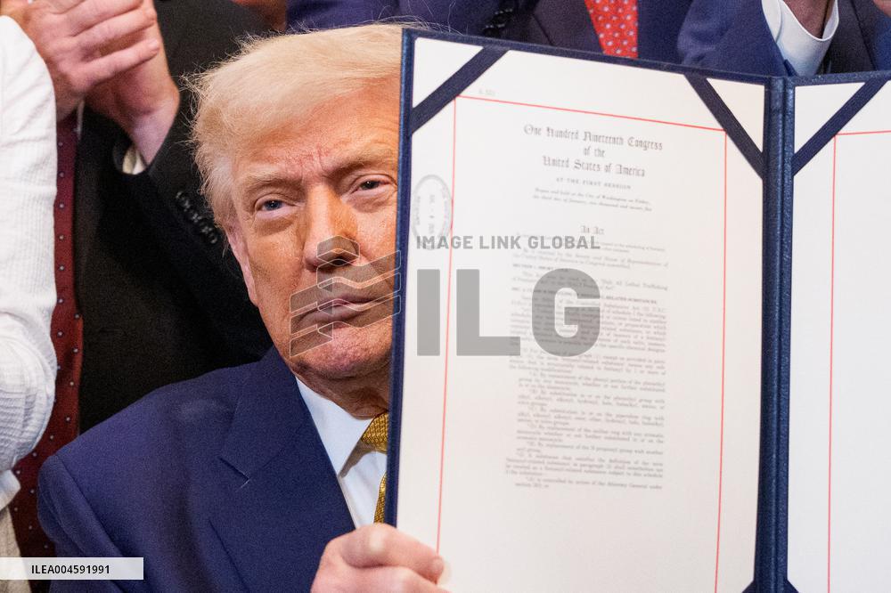 Trump Signs Bill Strengthening Prison Sentences for Fentanyl Traffickers