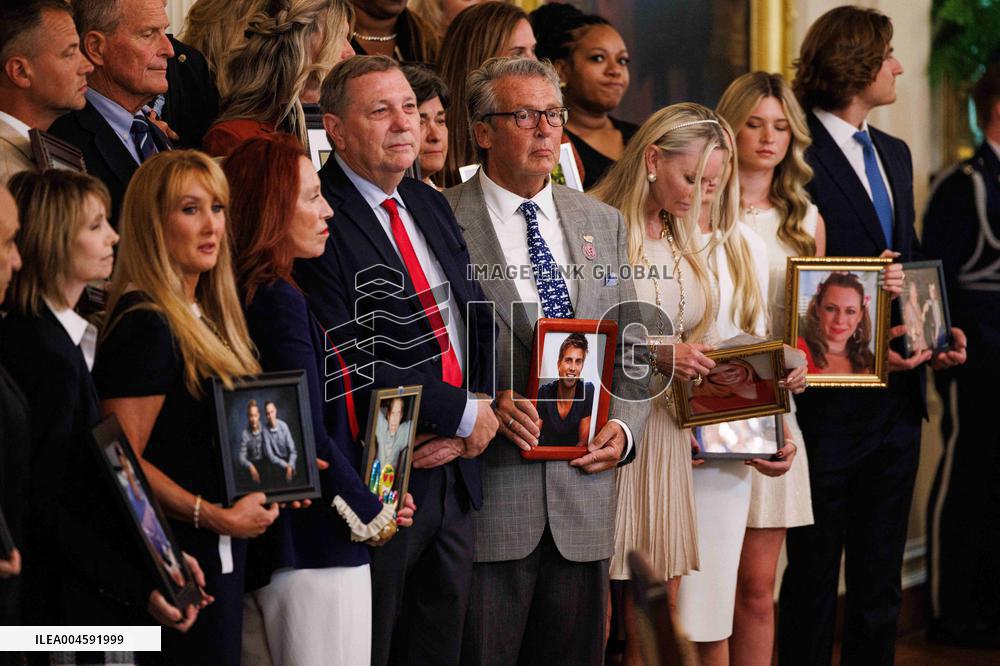 Trump Signs Bill Strengthening Prison Sentences for Fentanyl Traffickers