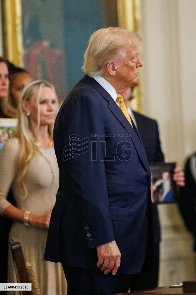 Trump Signs Bill Strengthening Prison Sentences for Fentanyl Traffickers