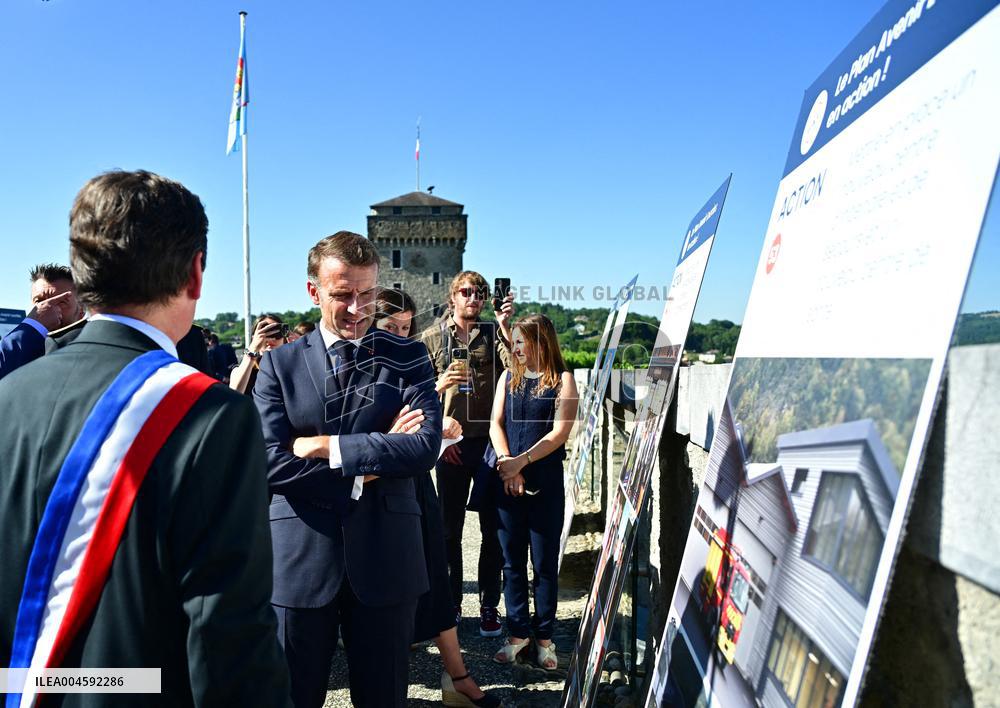 Macron Tours Avenir Lourdes Projects