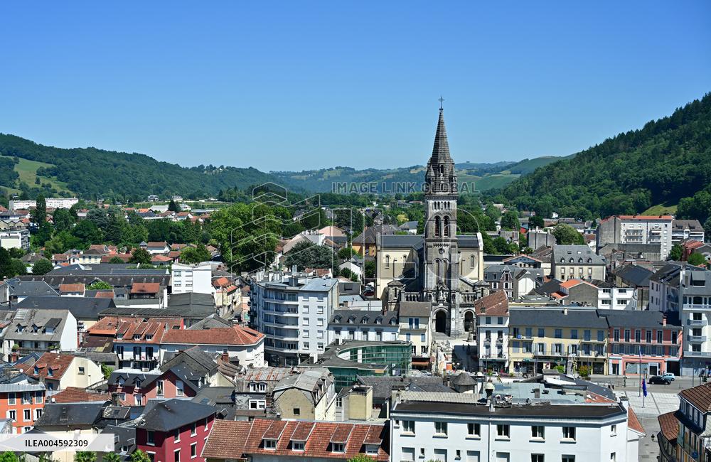 Macron Tours Avenir Lourdes Projects