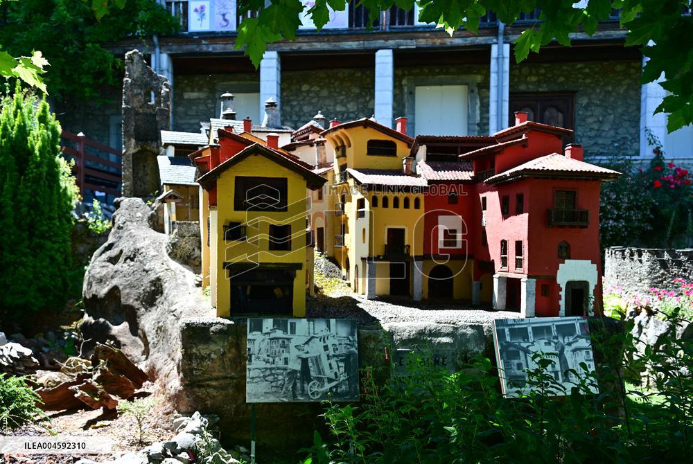 Macron Tours Avenir Lourdes Projects