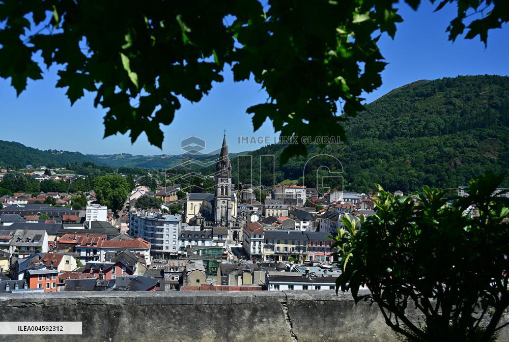 Macron Tours Avenir Lourdes Projects