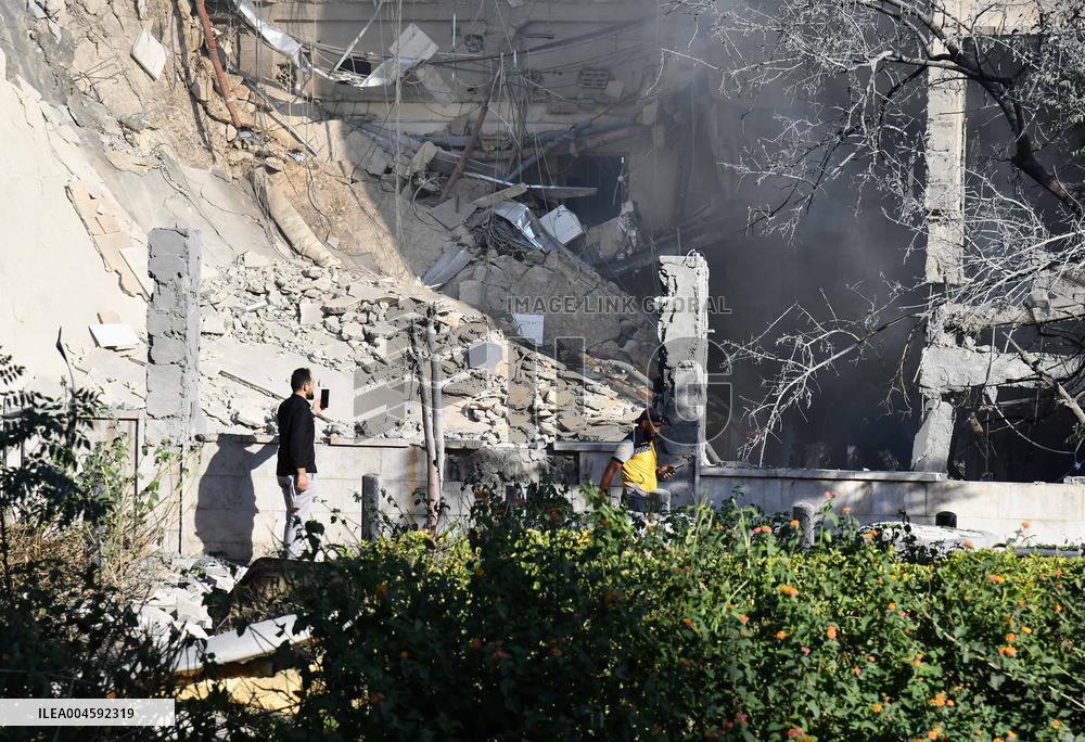 Syrian Army HQ Hit in Israeli Strikes - Damascus