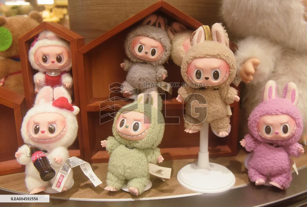 POP MART LABUBU Dolls