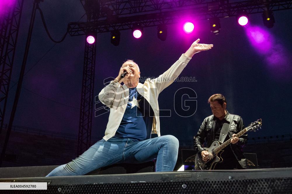 Music Concert - Simple Minds