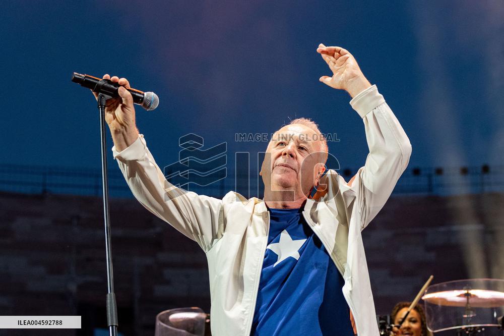 Music Concert - Simple Minds