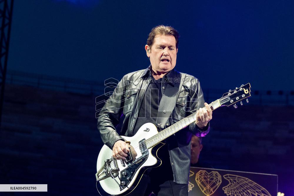 Music Concert - Simple Minds