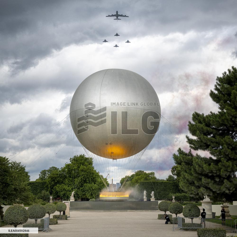 Illustration - Bastille Day Air Show Over Cauldron - Paris