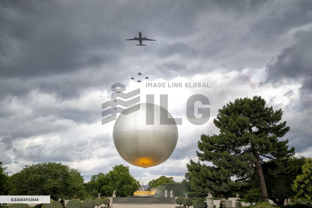 Illustration - Bastille Day Air Show Over Cauldron - Paris