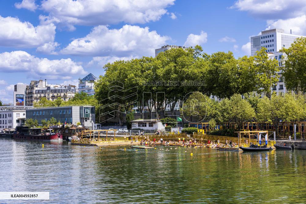 Illustration - Swimming in the Seine - Paris