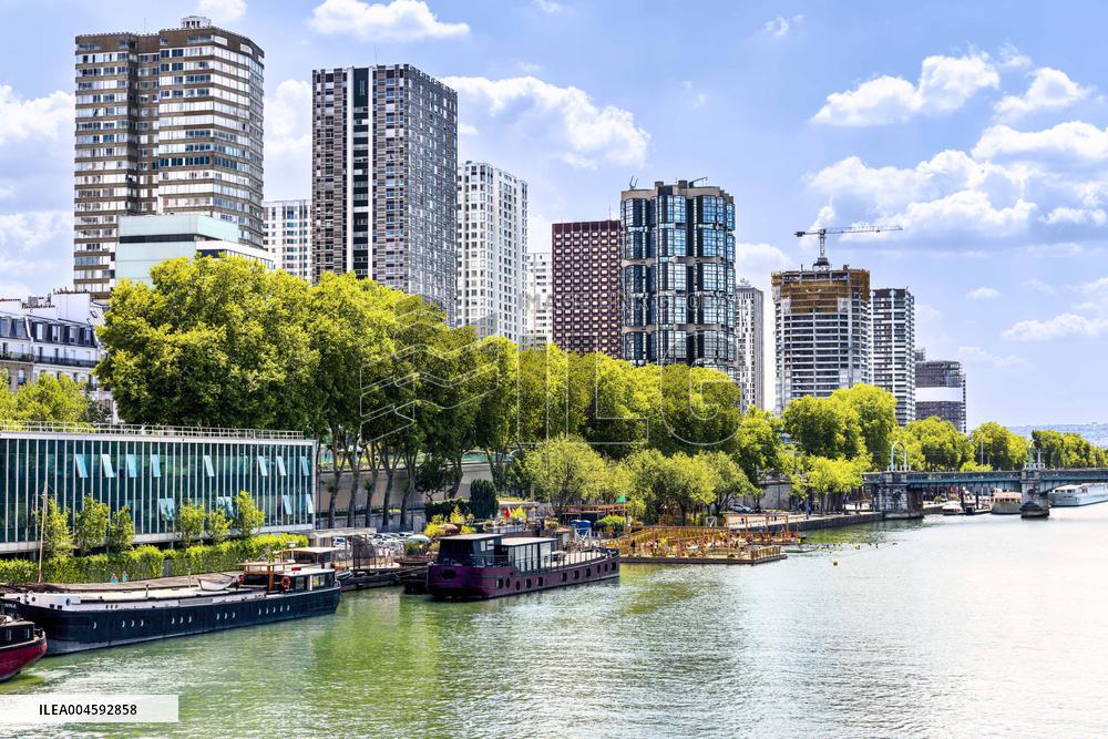 Illustration - Swimming in the Seine - Paris