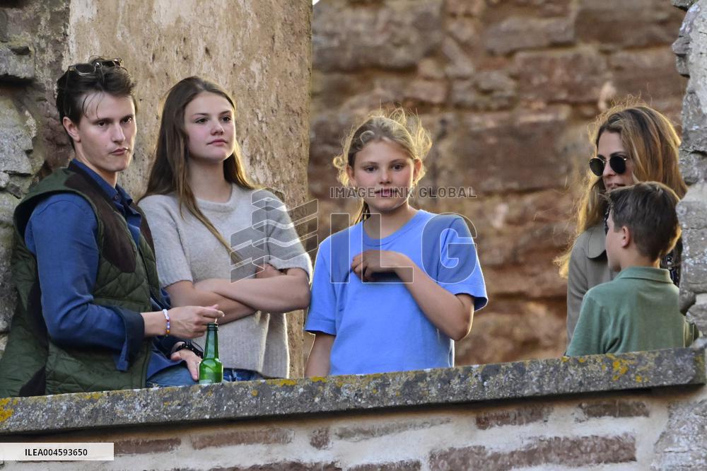 LALEH BORGHOLM ROYALS