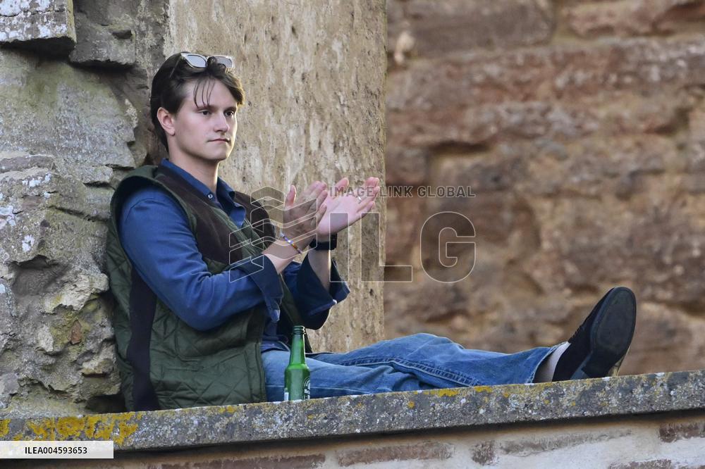 LALEH BORGHOLM ROYALS