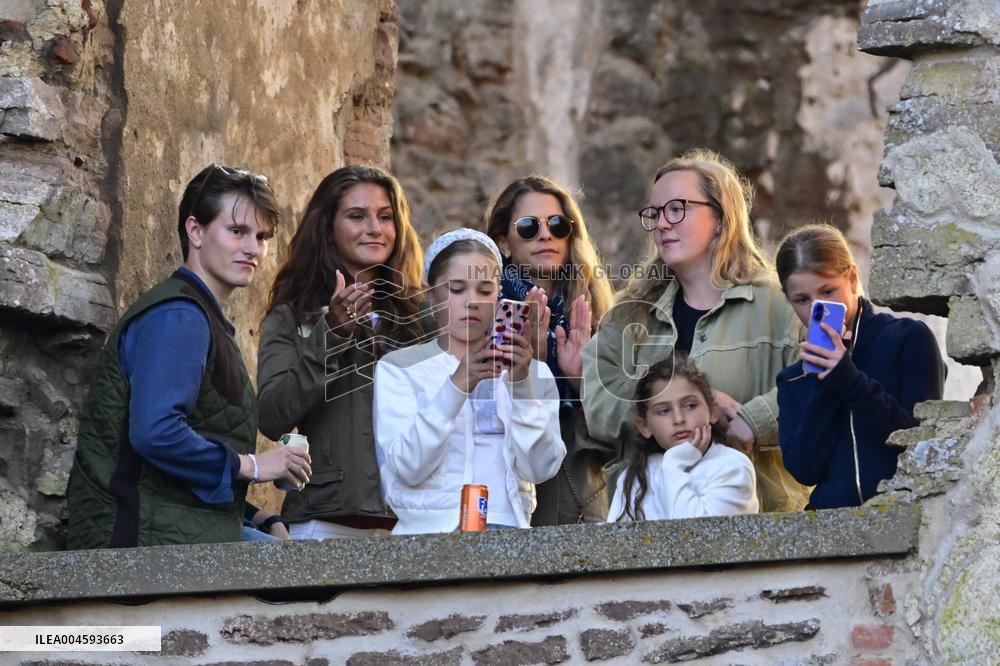 LALEH BORGHOLM ROYALS