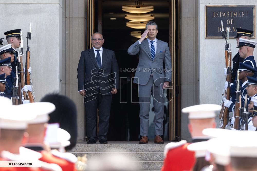 US Secretary of Defence Bahrain Crown Prince - Washington