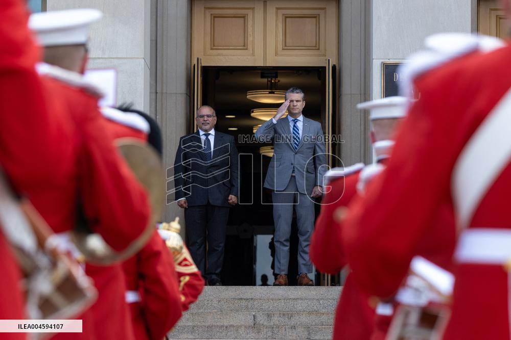 US Secretary of Defence Bahrain Crown Prince - Washington