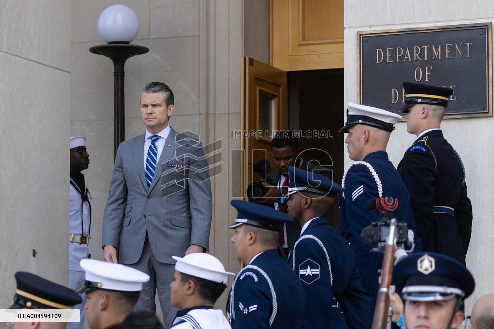 US Secretary of Defence Bahrain Crown Prince - Washington