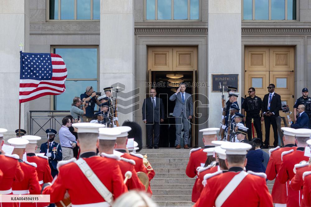 US Secretary of Defence Bahrain Crown Prince - Washington