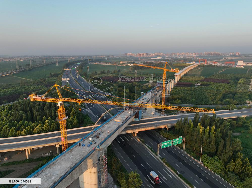 High-Speed Rail Bridge Middle Span Closed in Hebei - China