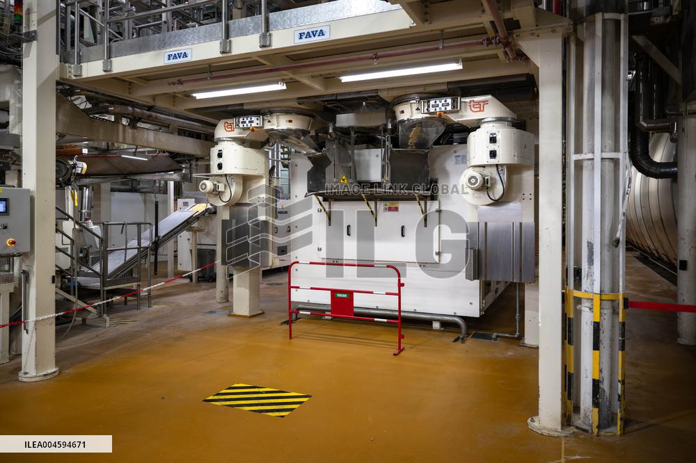 Annie Genevard Visits Panzani Plant - France