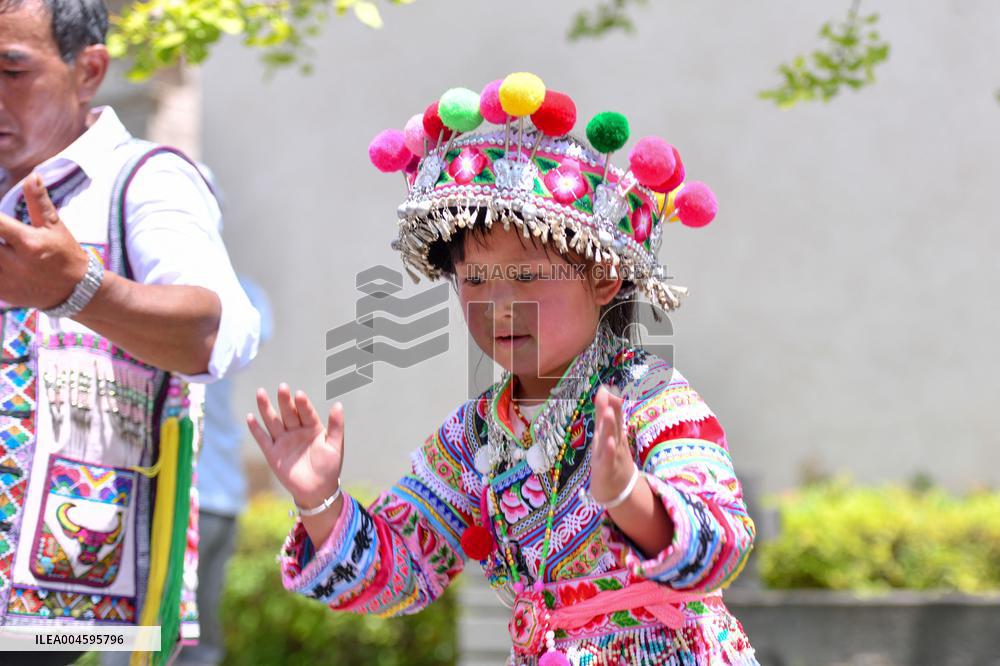 Yizu Dage Presentation in Yunnan - China