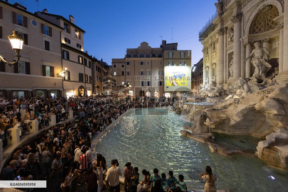 Trevi Fountain In Summer - Rome