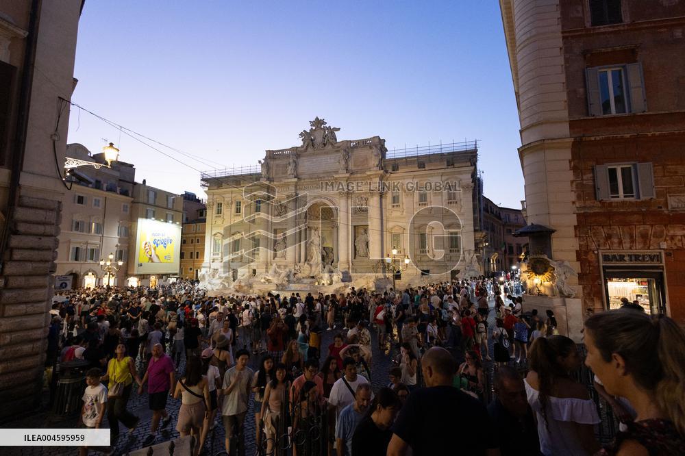 Trevi Fountain In Summer - Rome