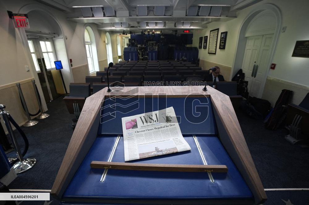 Illustration - Wall Street Journal at the White House - Washington