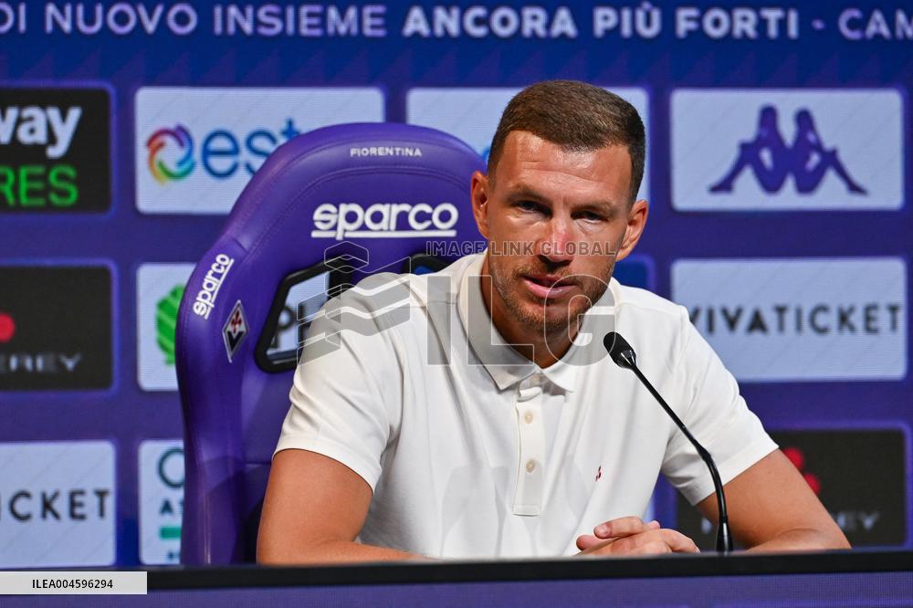 CALCIO - Serie A - Presentation of ACF Fiorentina's new player Edin Dzeko