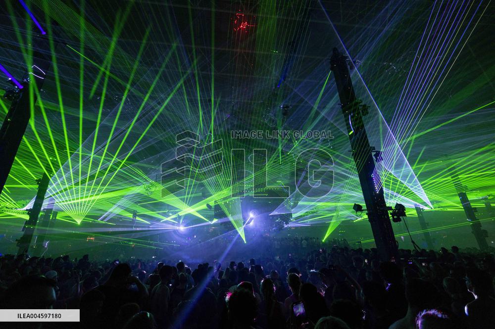 World Record Largest Laser Show During Verknipt Arena - Amsterdam