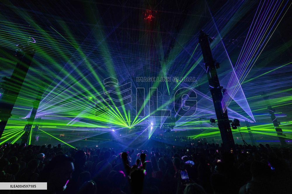 World Record Largest Laser Show During Verknipt Arena - Amsterdam