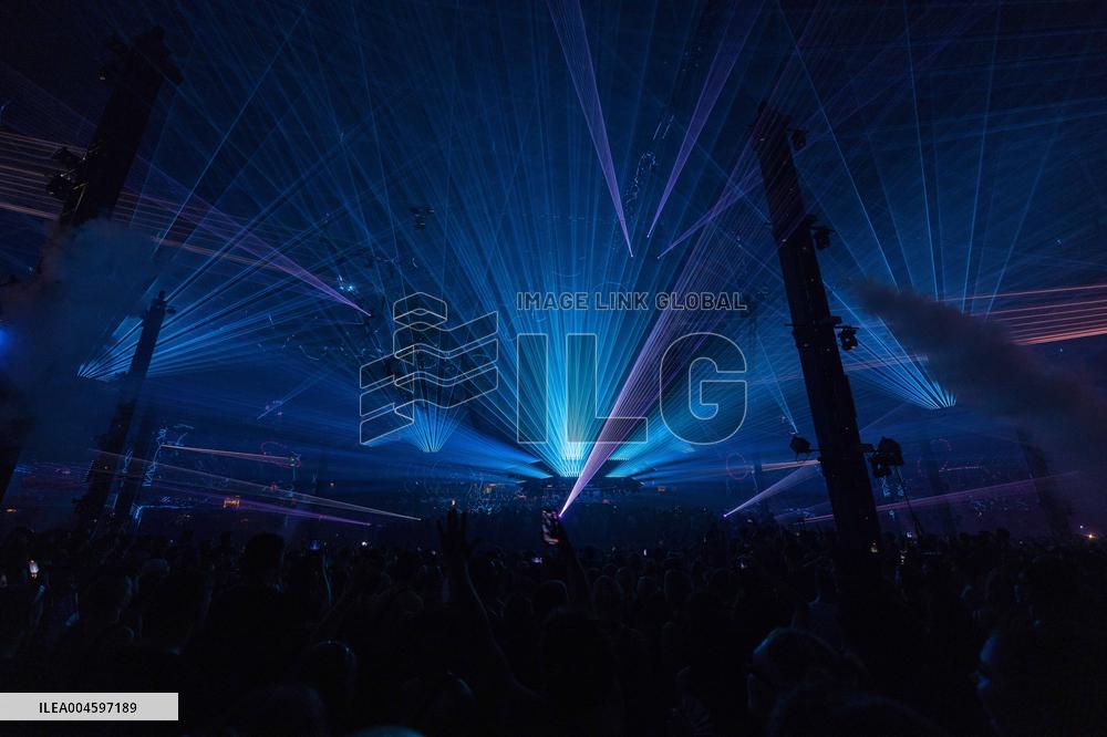 World Record Largest Laser Show During Verknipt Arena - Amsterdam